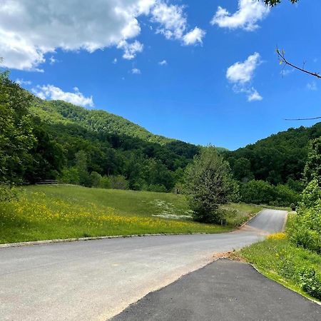 Misty Mountain Retreat Villa Sevierville Bagian luar foto