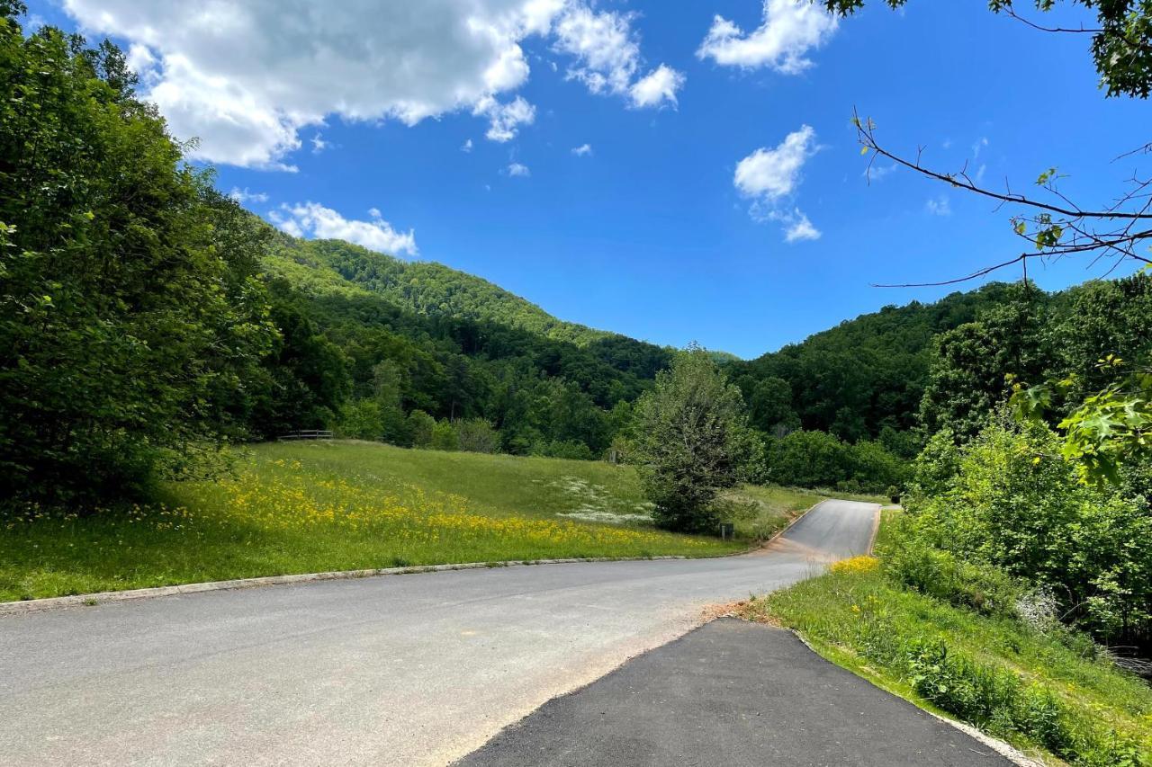 Misty Mountain Retreat Villa Sevierville Bagian luar foto