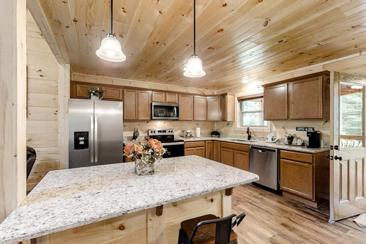Misty Mountain Retreat Villa Sevierville Bagian luar foto