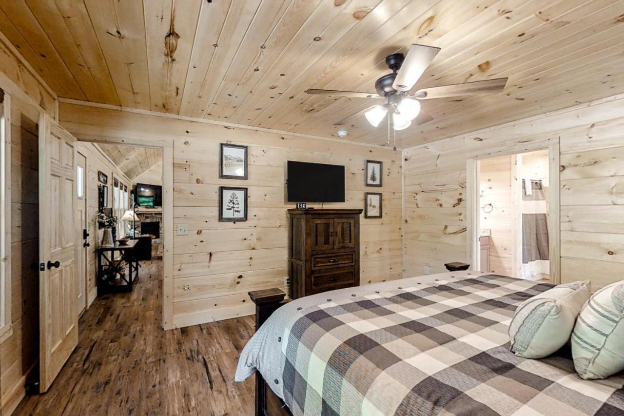 Misty Mountain Retreat Villa Sevierville Bagian luar foto