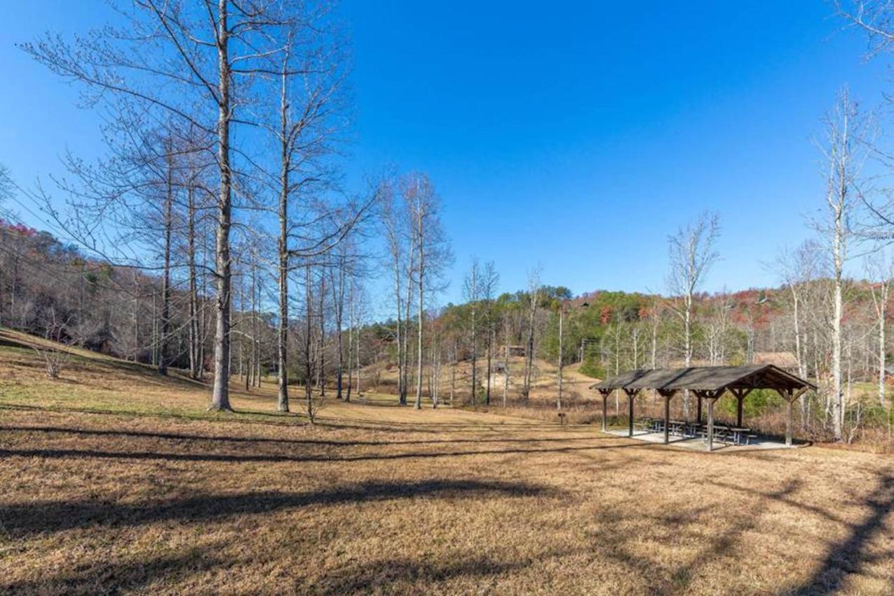 Misty Mountain Retreat Villa Sevierville Bagian luar foto