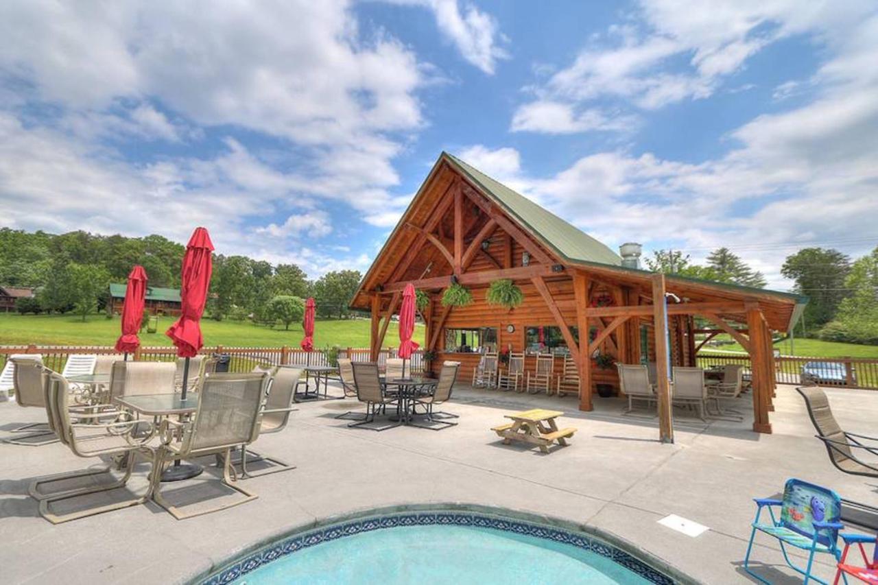 Misty Mountain Retreat Villa Sevierville Bagian luar foto