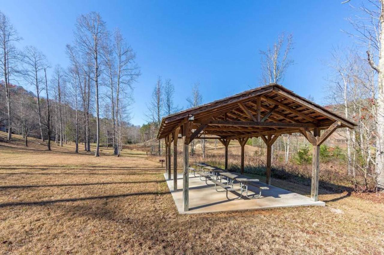 Misty Mountain Retreat Villa Sevierville Bagian luar foto